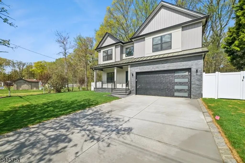 136 Irwin St, Springfield Twp.