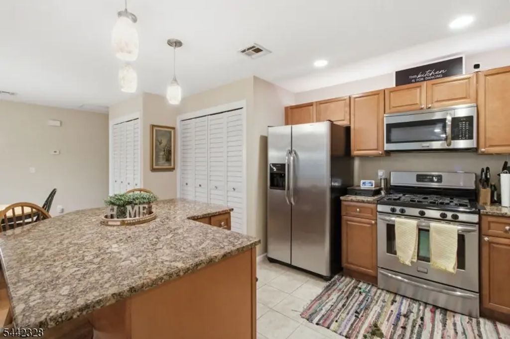 9 Sam Bonnell Dr, Union Twp.