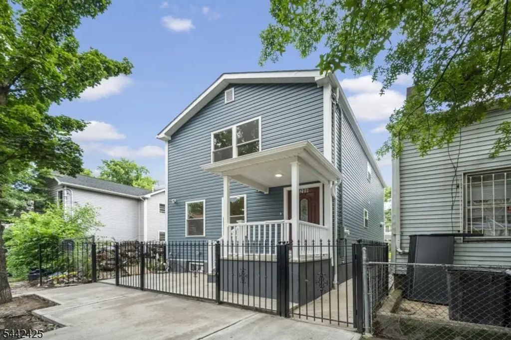 208 N 1st St, Paterson City