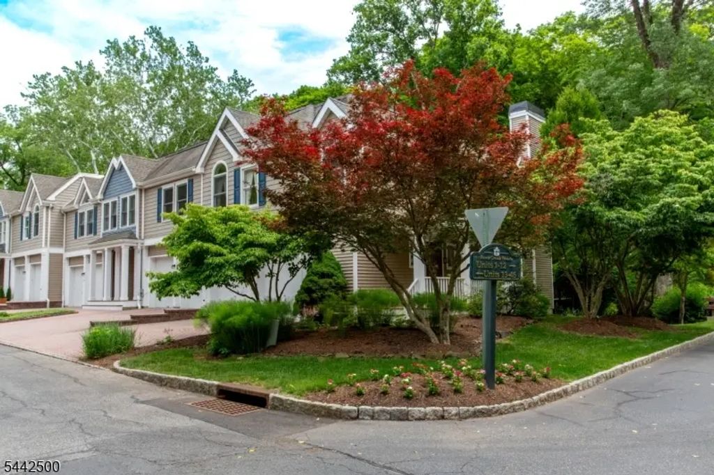 13 Rock Creek Woods, Lambertville City