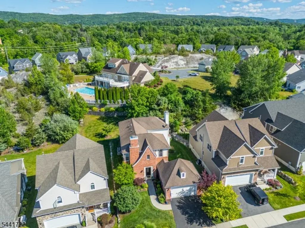 14 Bluffs Ct, Hamburg Boro