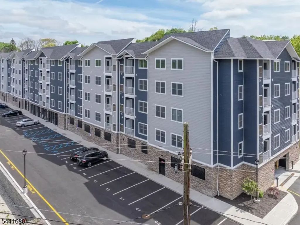 2 Flanders Rd 306, Netcong Boro