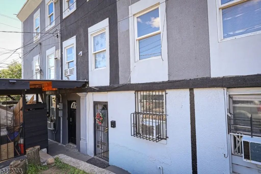 10 Oriental St, Newark City