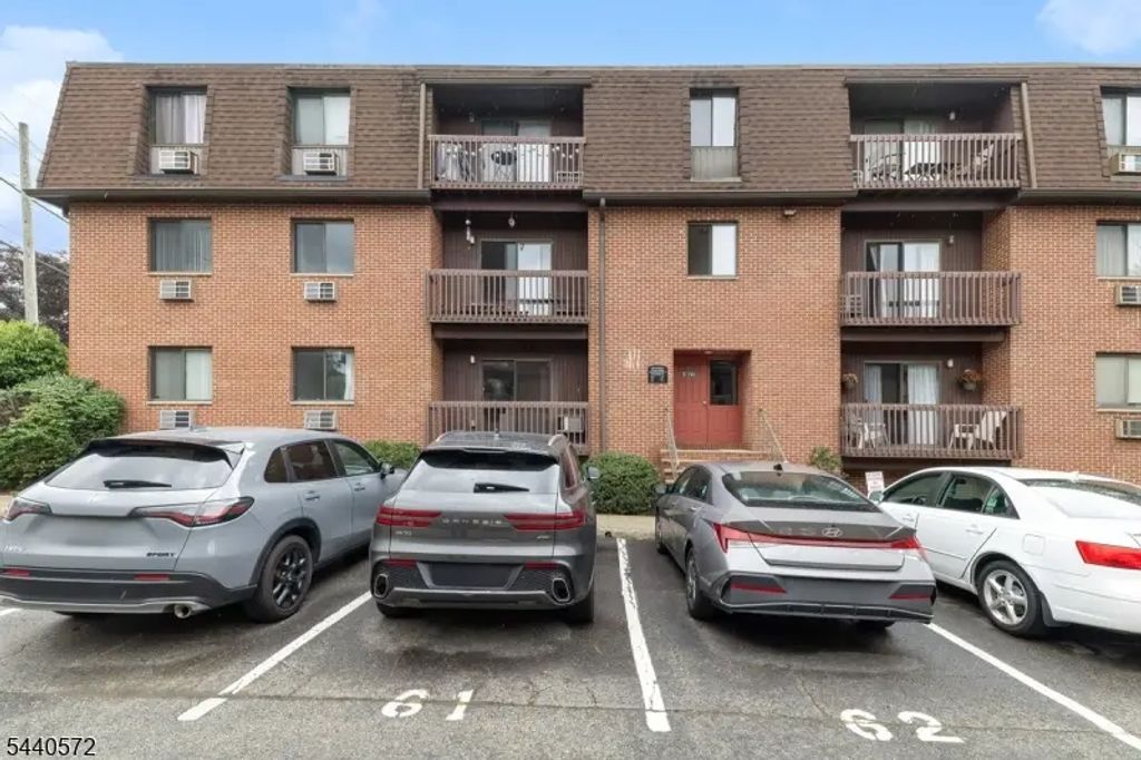 740 Mill St, Belleville Twp.