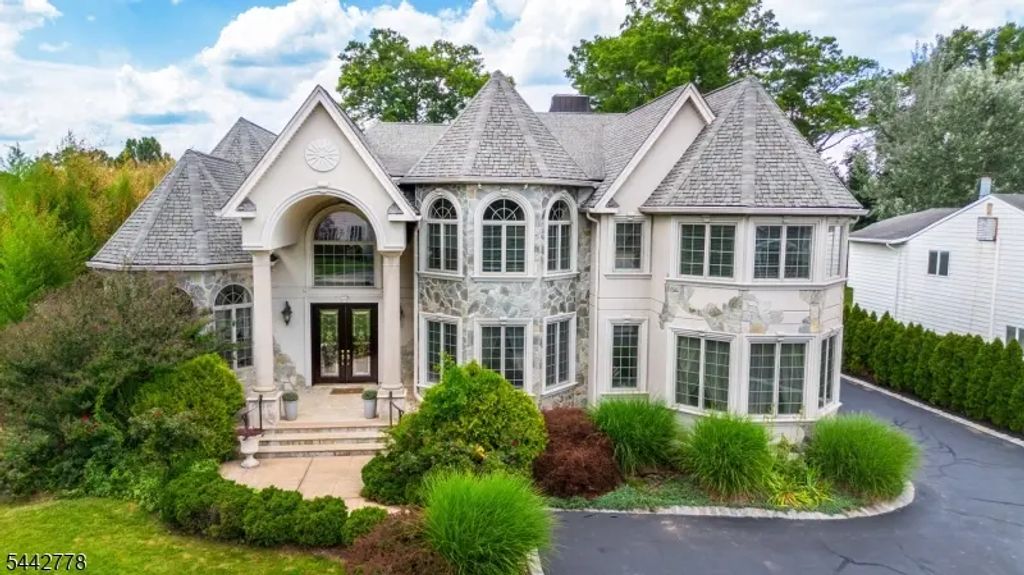 16a Cheri Ln, Fairfield Twp.