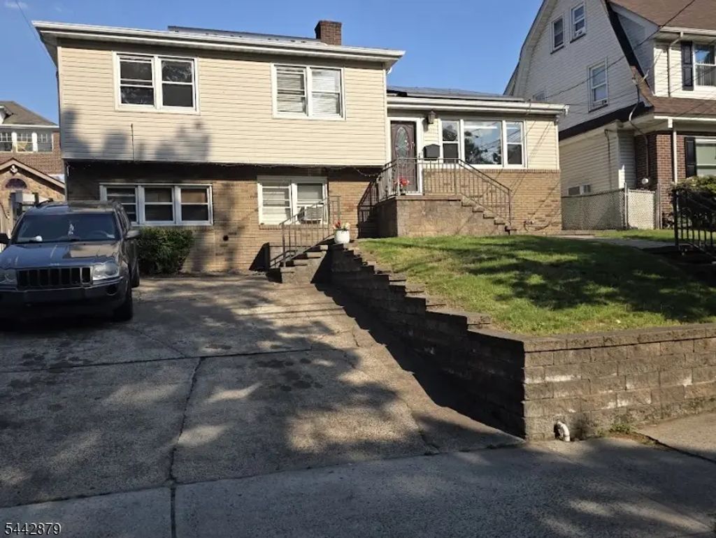 423-427 Lake St, Newark City