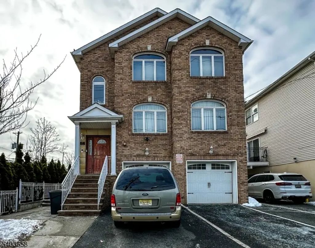 171 Clifford, Newark City