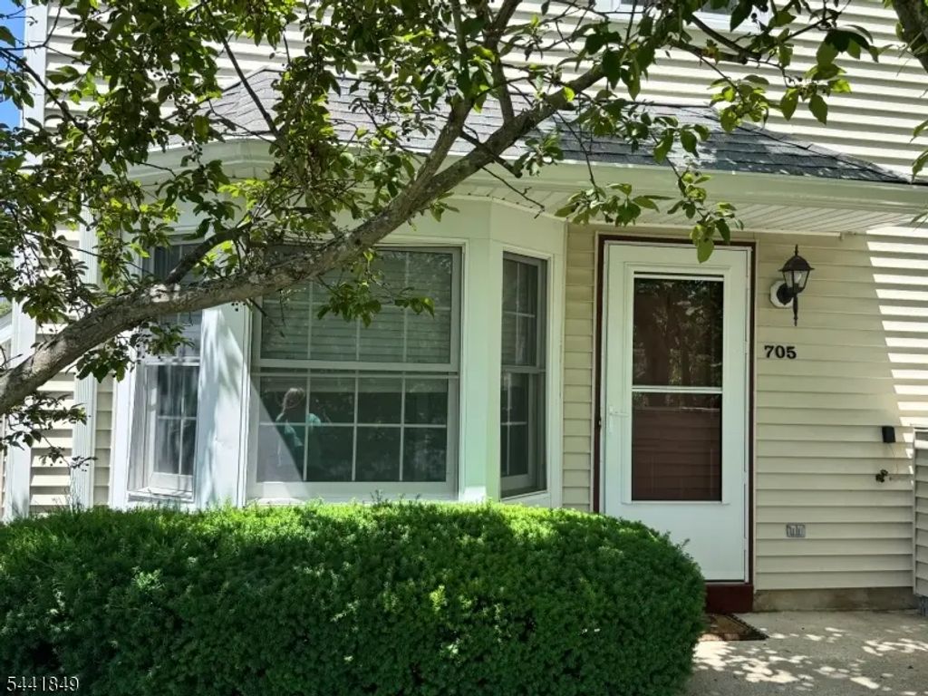705 Bryant Dr, Independence Twp.