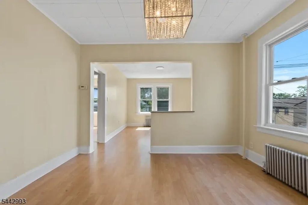 196 Broughton Ave, Bloomfield Twp.