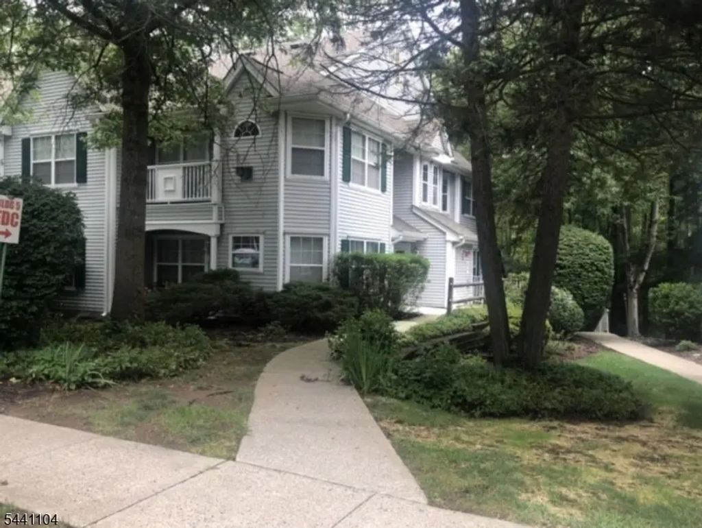 511 Chatfield Dr, Pequannock Twp.