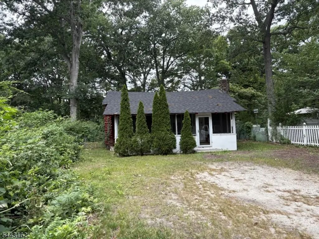 1555 Forge Pond Rd, Brick Twp.
