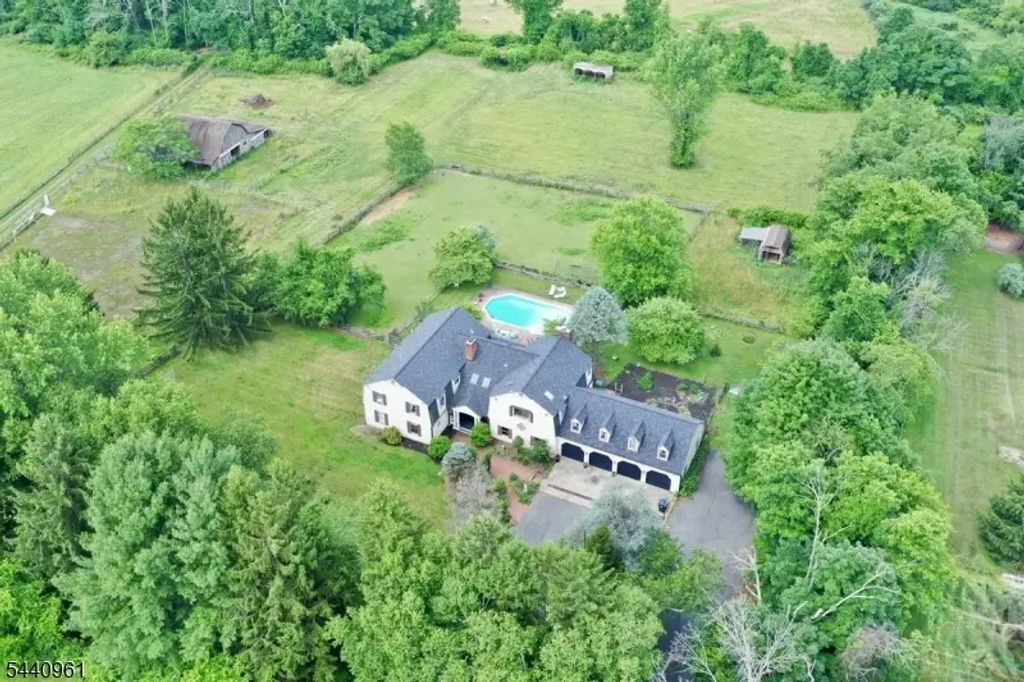 13 Farmersville Rd, Tewksbury Twp.