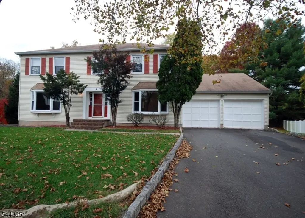 6 Heather Ln, Middlesex Boro