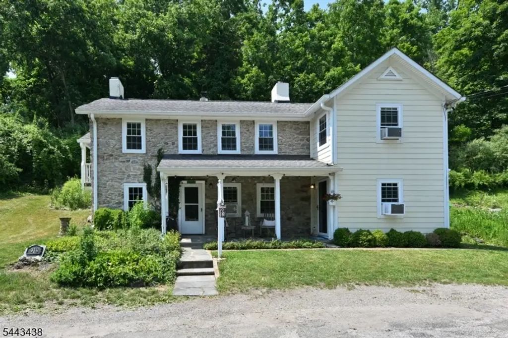 919 Wall St, Stillwater Twp.