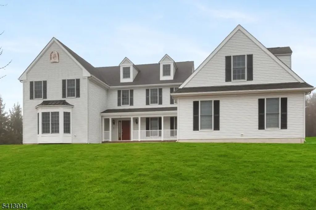 3 Manchur Ct, Raritan Twp.