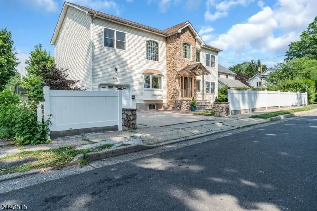 15 Rolfe Avenue, Highland Park Boro