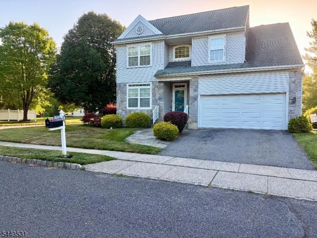 22 Village Square Dr, Union Twp.