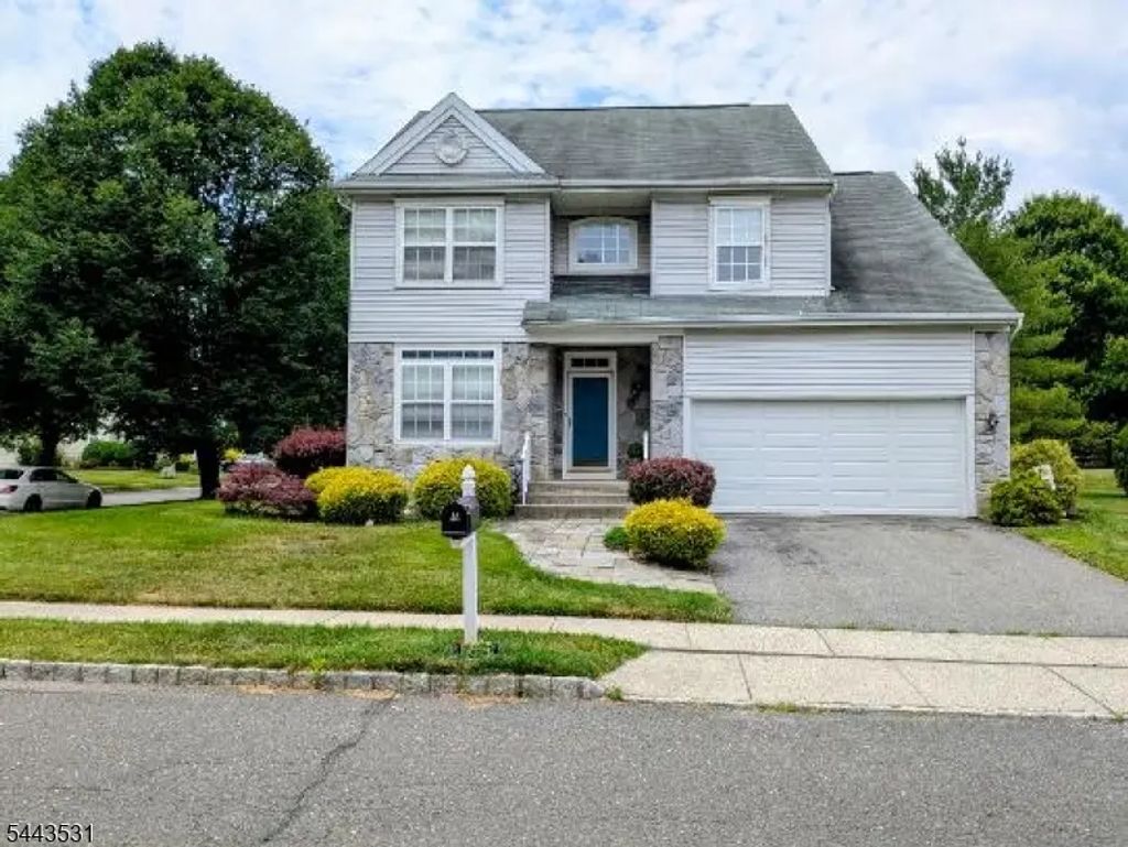 22 Village Square Dr, Union Twp.