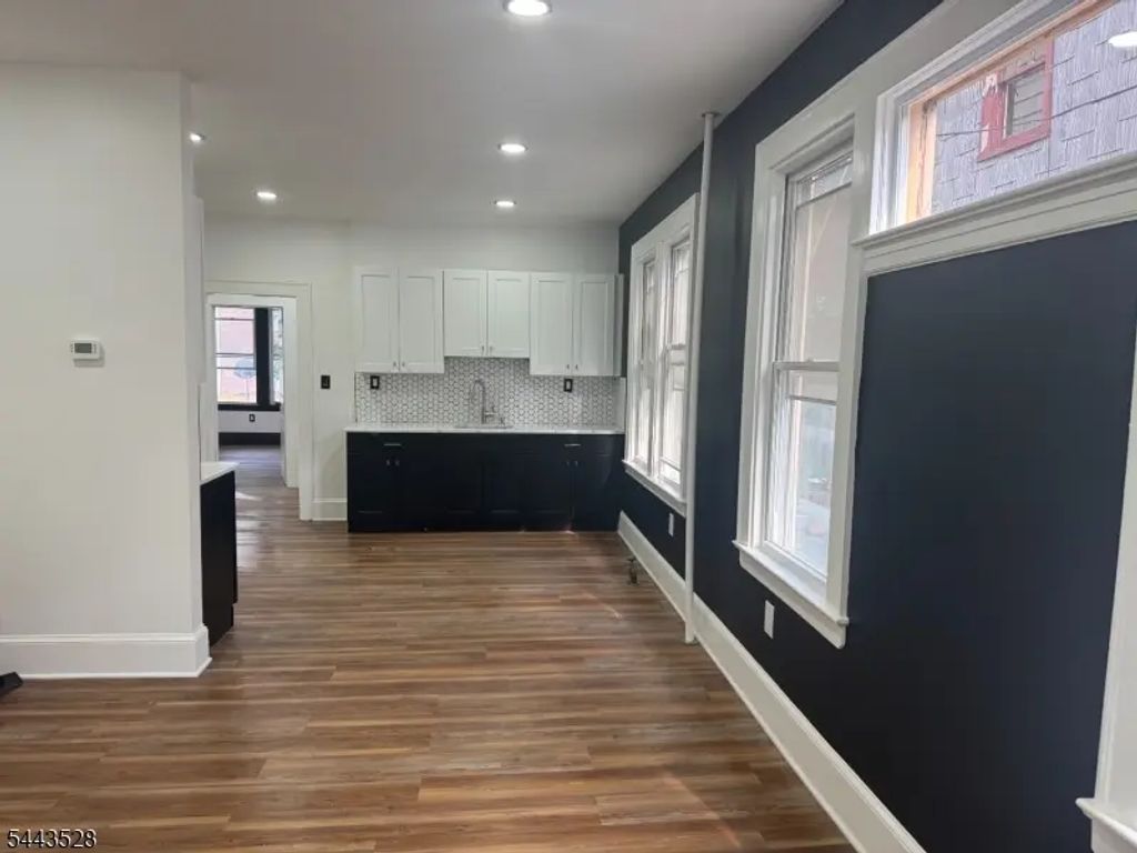 56 Smith, Newark City