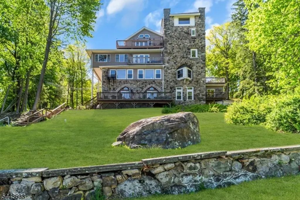 28 Sunset Ter, Mount Arlington Boro