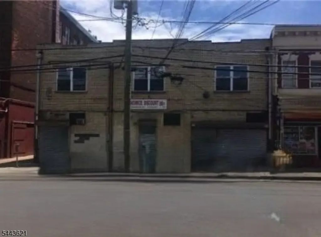 189 Monroe St, Passaic City