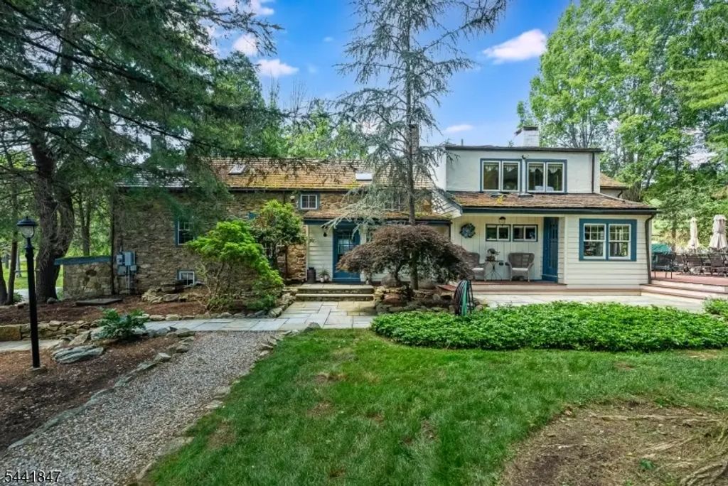 91 Academy St, Califon Boro