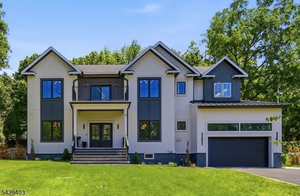11 Rale Ter, Livingston Twp.