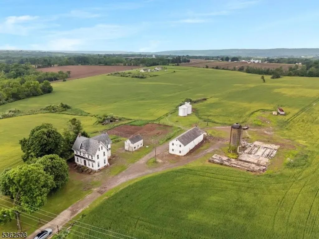 1663 County Road519, Alexandria Twp.