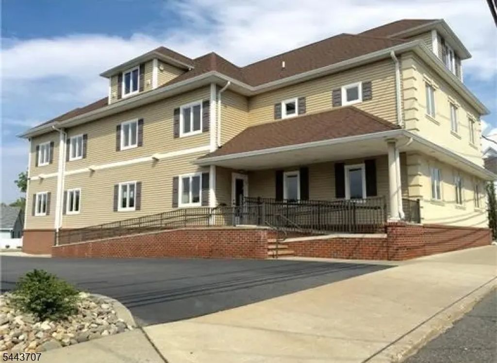 190 Pulaski Ave D, Sayreville Boro