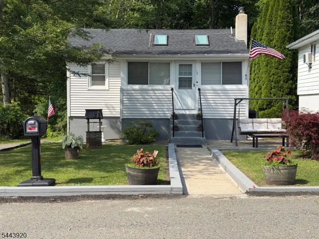 15 Kentucky Ave, Jefferson Twp.