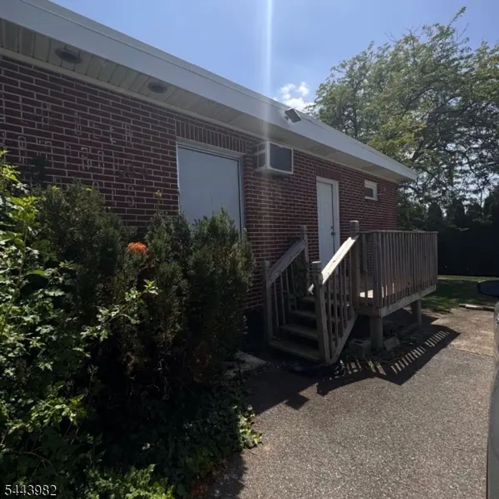 737 3rd Ave, Alpha Boro