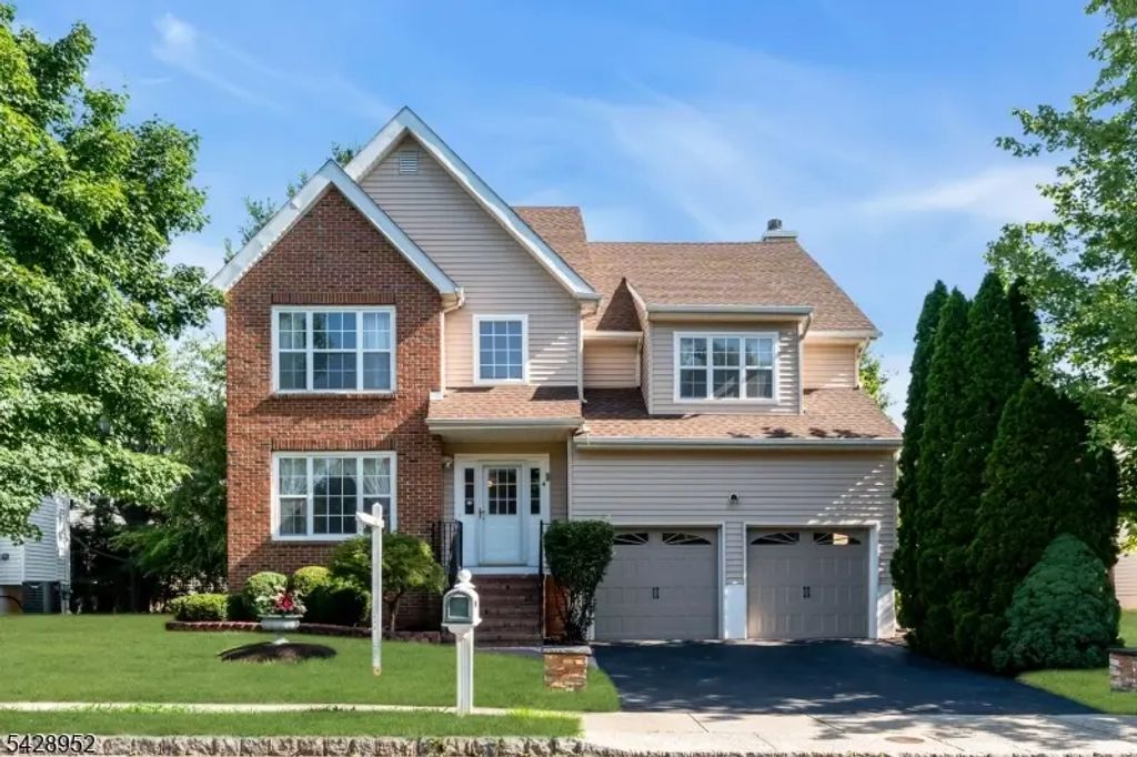 4 Leigh Rd, Hillsborough Twp.