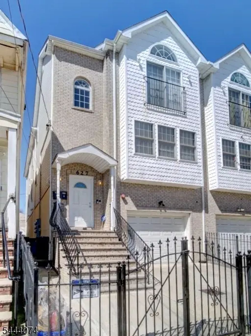 627 Hunterdon St, Newark City