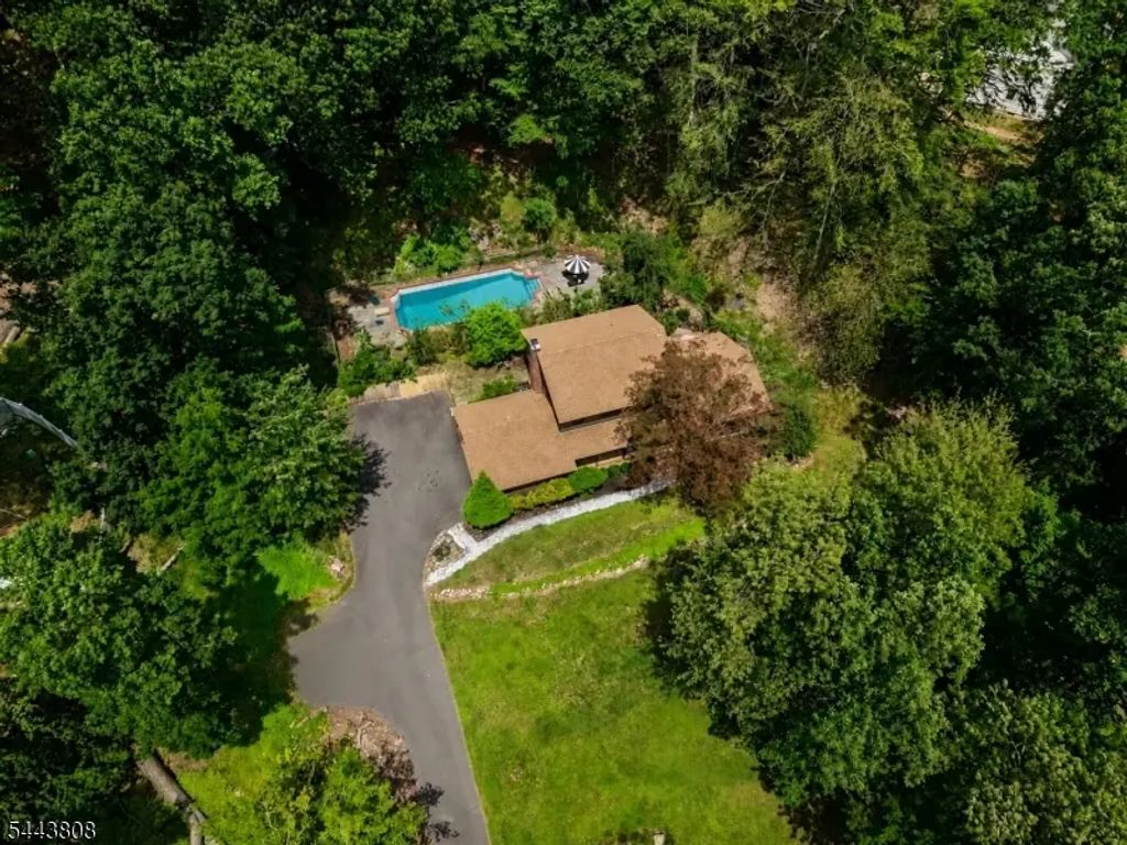 32 Cherryville Hollow Rd, Raritan Twp.