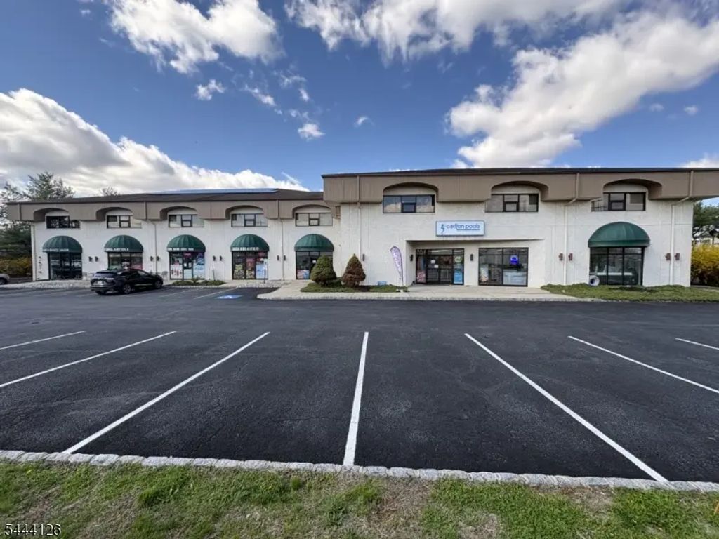14 Commerce St, Raritan Twp.