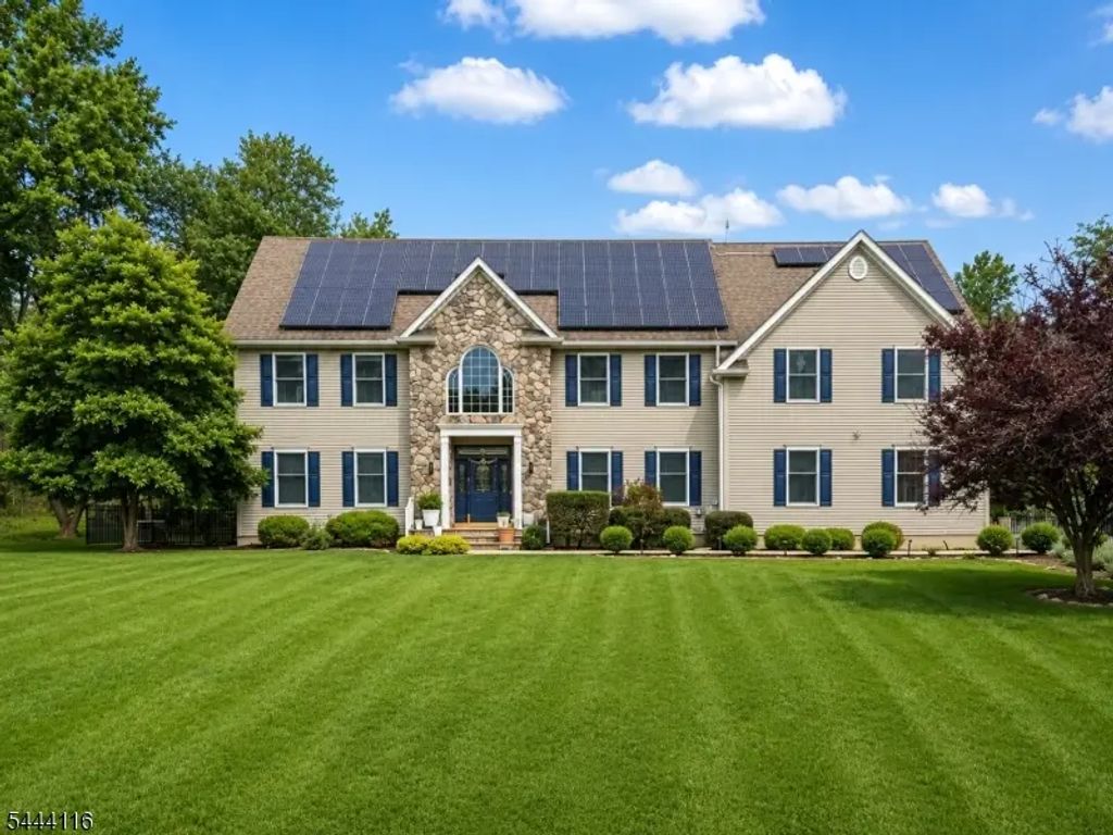 164 E Mountain Rd, Hillsborough Twp.