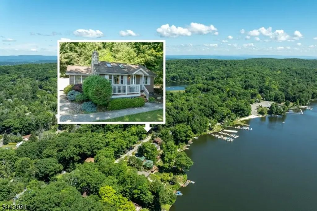 2217 Lakeside Drive West, Vernon Twp.