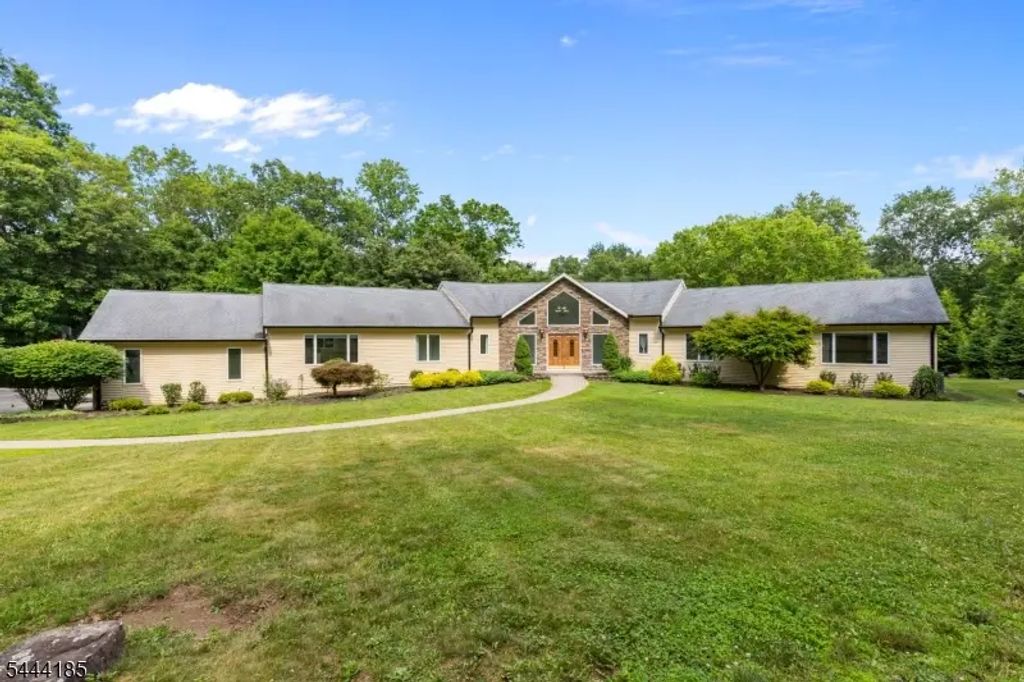 720 Berdan Ave, Wayne Twp.