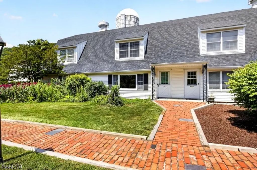 127 W End Ave, Newton Town