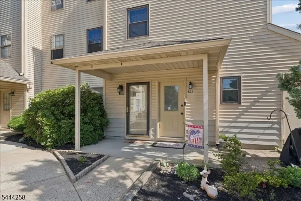 506 Violet Ln, Jackson Twp.