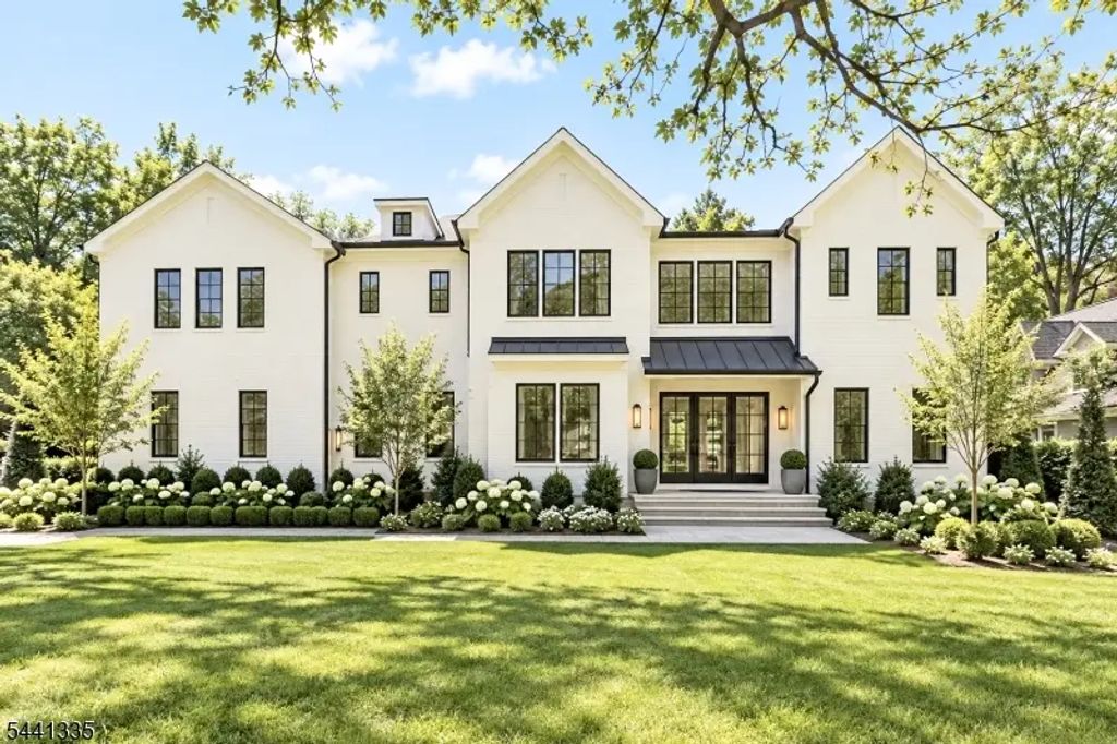 11 Addison Dr, Millburn Twp.