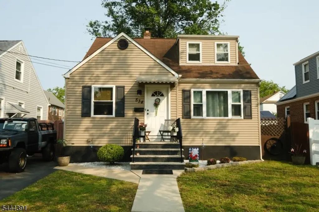 534 Monmouth Ave, Linden City