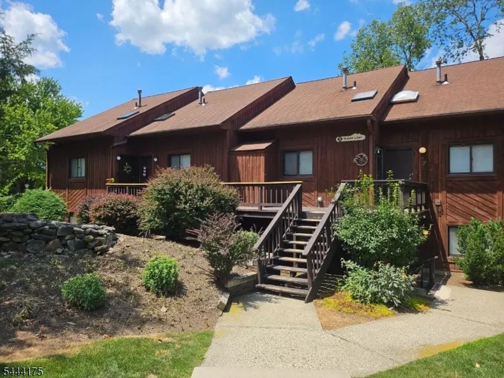 5 Sugar Loaf Ct, Vernon Twp.