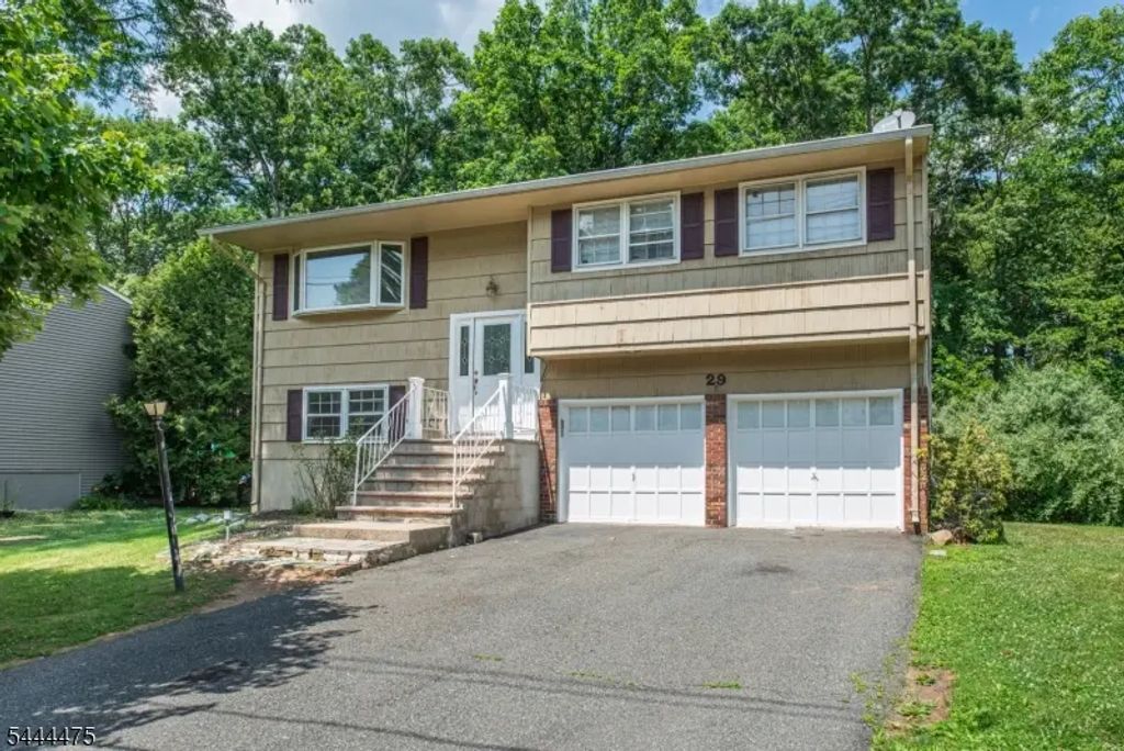 29 Downstream Dr, Mount Olive Twp.