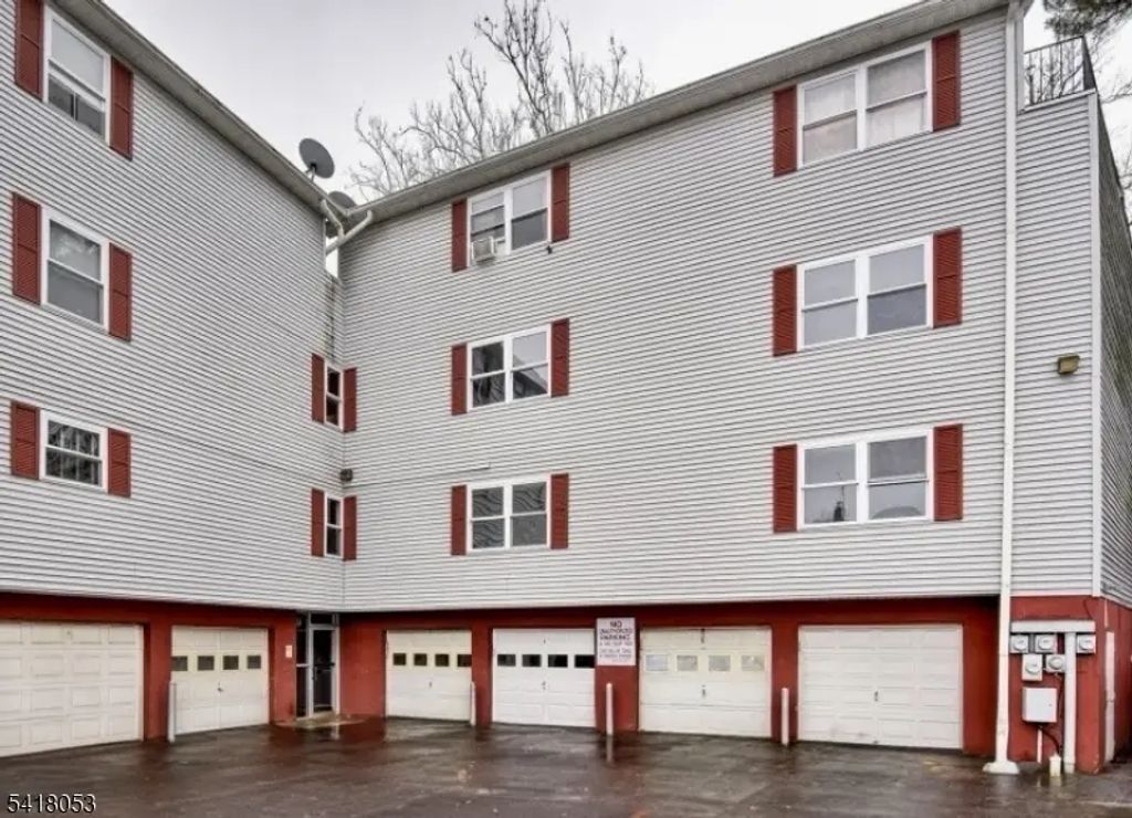 51 Smith St, Irvington Twp.