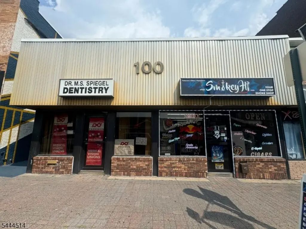 100 Main St, Woodbridge Twp.