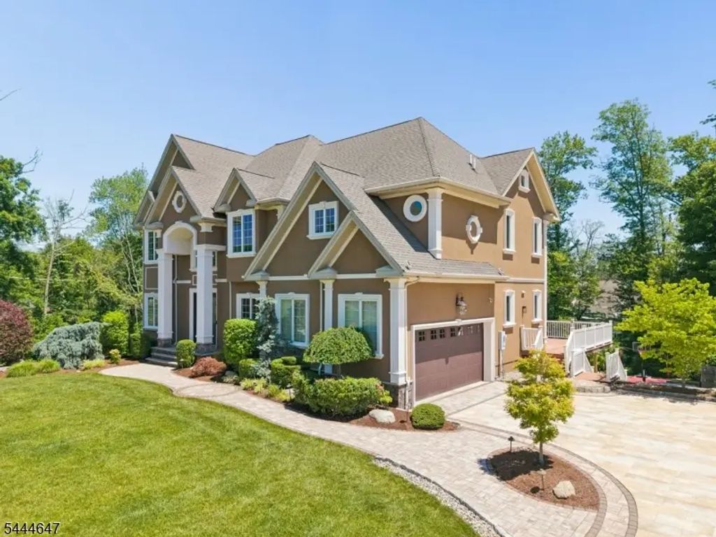 3 Buckingham Rd, Lincoln Park Boro