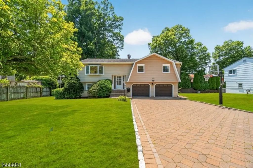 25 Cleveland Ave, East Hanover Twp.
