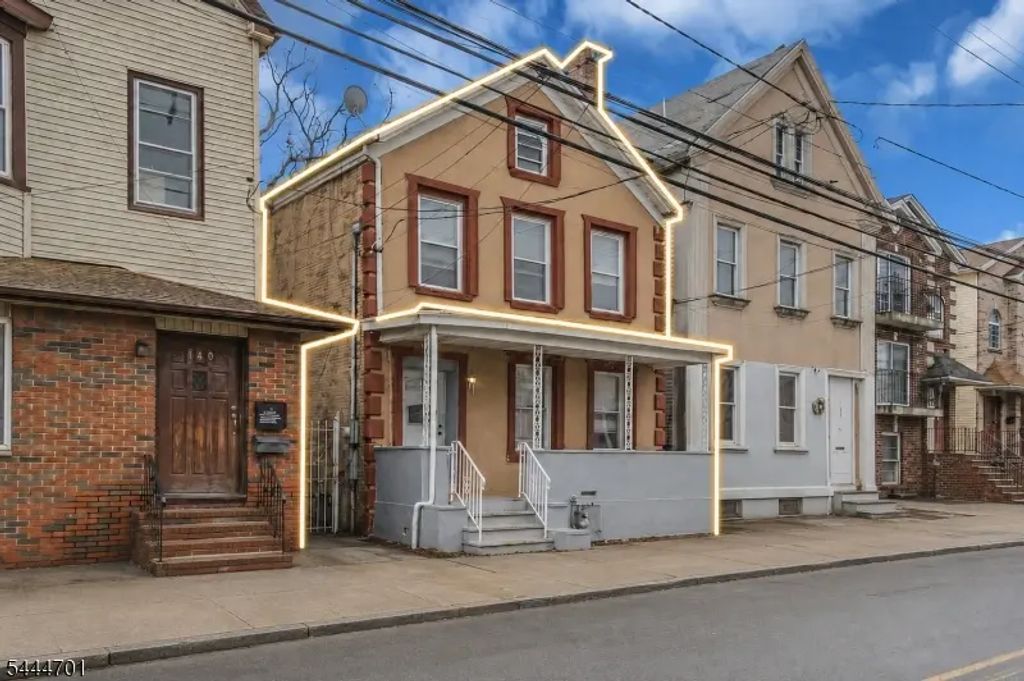 142 E Jersey St, Elizabeth City