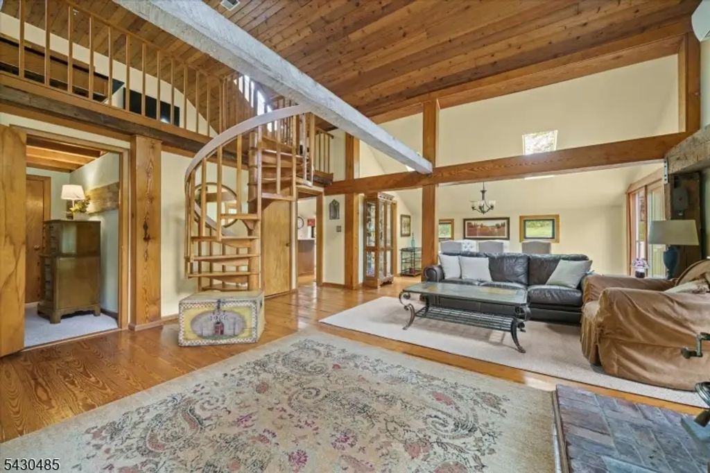 307 County Road 579, Bethlehem Twp.